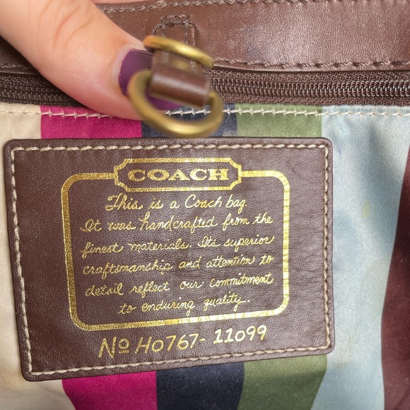 2007 almost vintage Coach Bag. Brown/Beige outside, striped colour inside - Picture 5 of 12